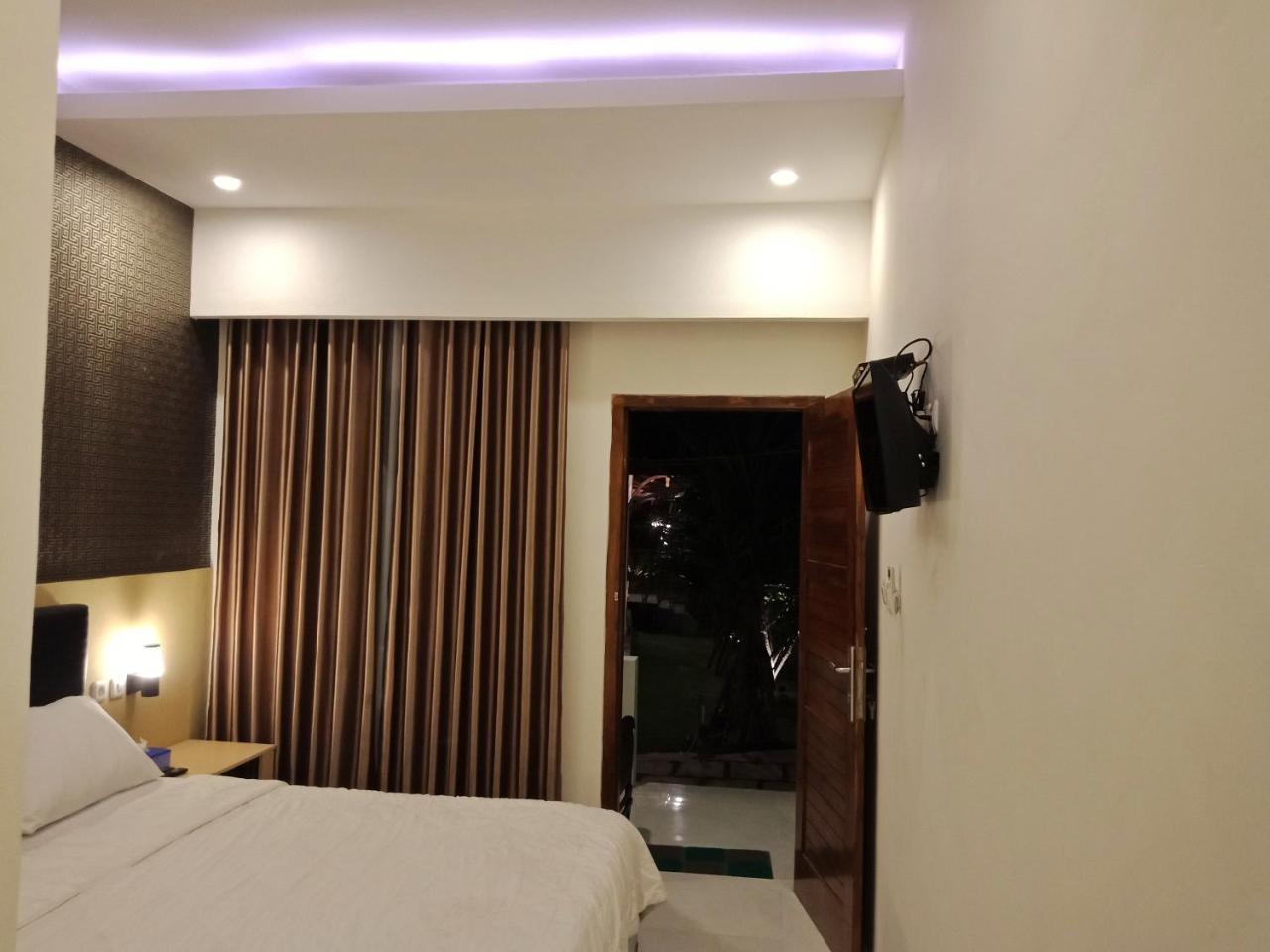The Royal Joglo Hotel Tepus Exterior photo